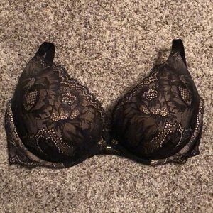 New Victoria’s Secret Fabulous PushUp Bra